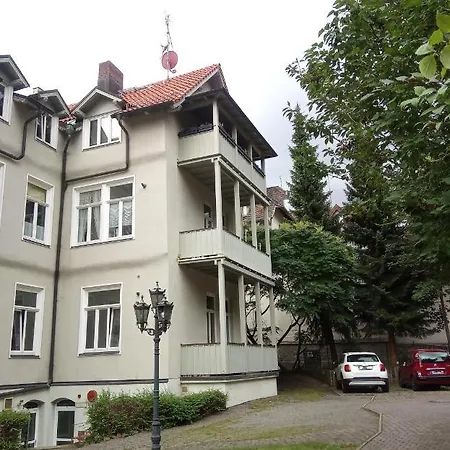 Chestnut Apartment *